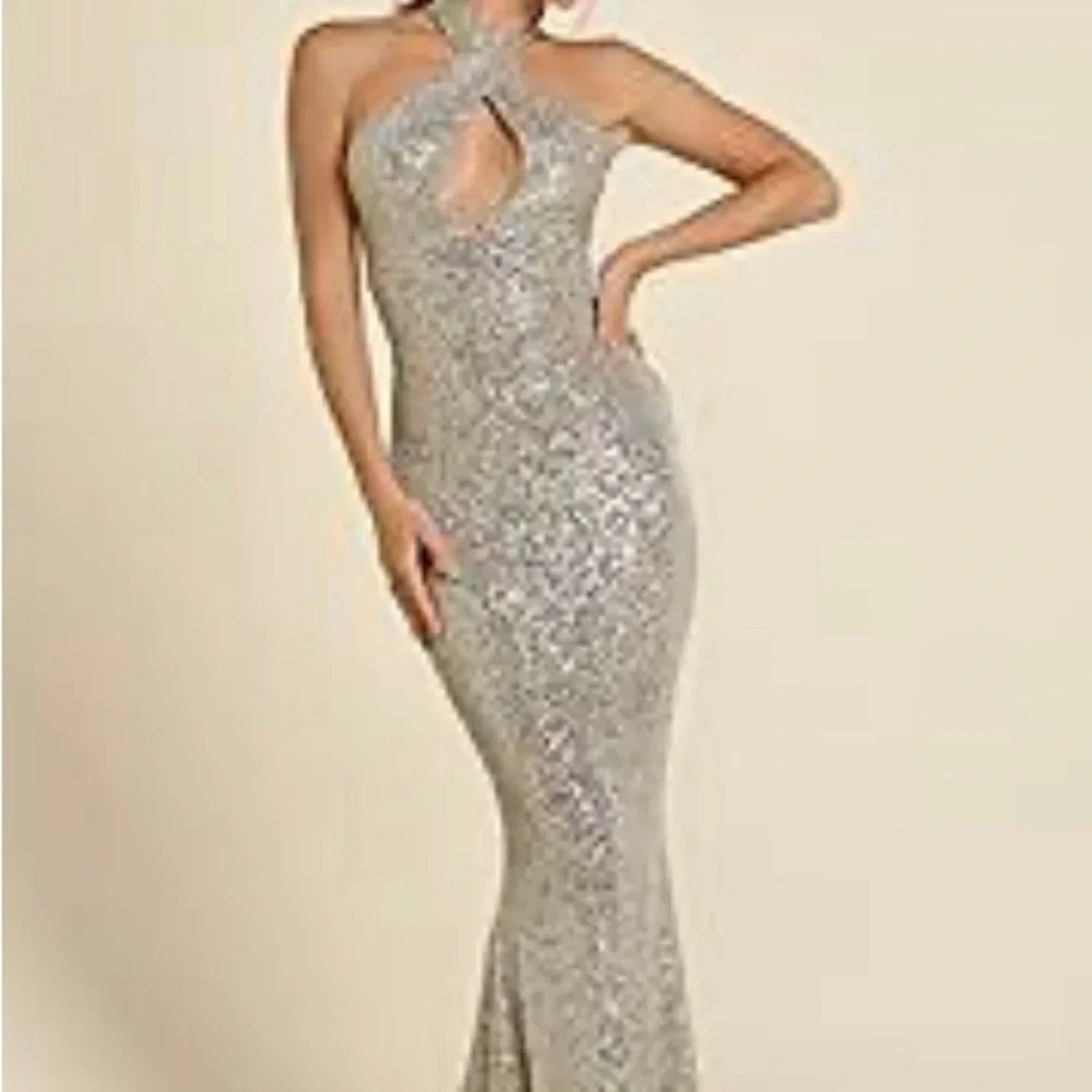 Venus Silver Sequin Keyhole Halter Gown Women's S Silver NWT